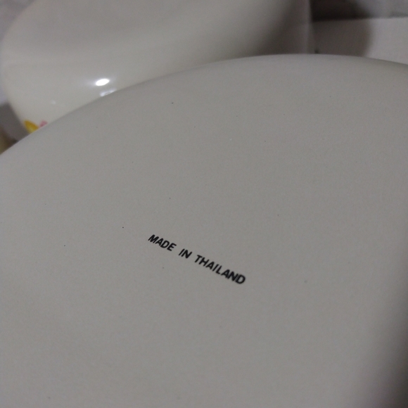 Vintage Enamelware Fruit and Cream Nesting Bowls set of 3 - Picture 9 of 9